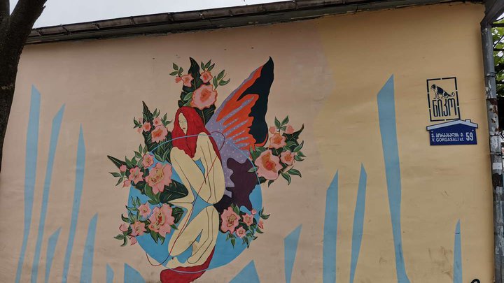 NIKO Street Art: Mariam Ramishvili - Flower Girl Mural