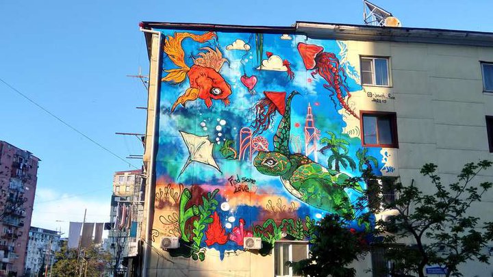 Мурал "Подводный мир" на ул. Джавахишвили