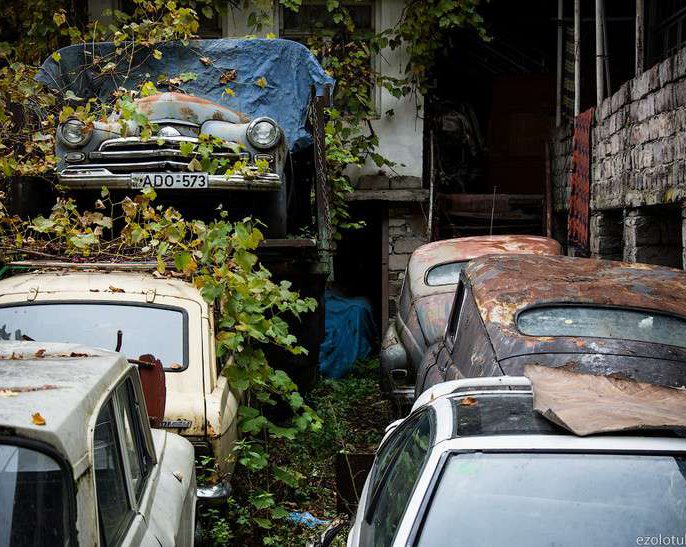Музей-кладбище старых автомобилей в Пасанаури - 02.jpg
