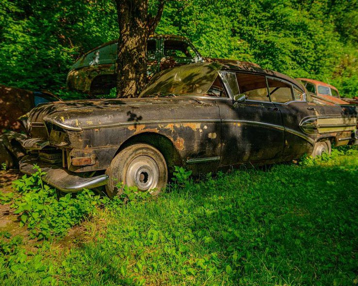 Музей-кладбище старых автомобилей в Пасанаури - 04.jpg