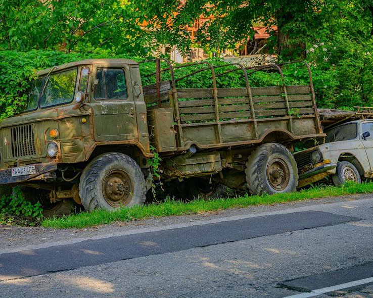 Музей-кладбище старых автомобилей в Пасанаури - 03.jpg