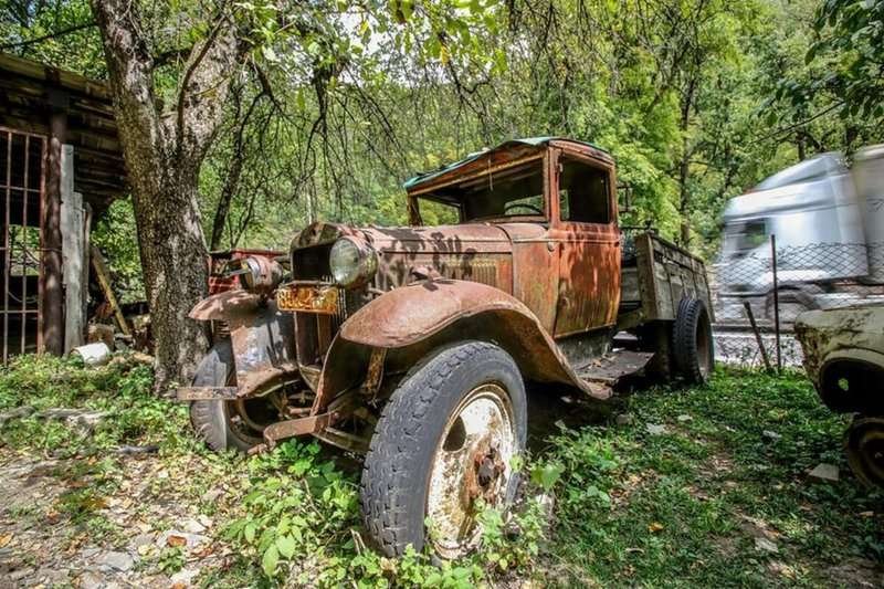 The Pasanauri Museum-Cemetery of Old Cars