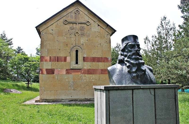 Monument to Sulkhan-Saba Orbeliani