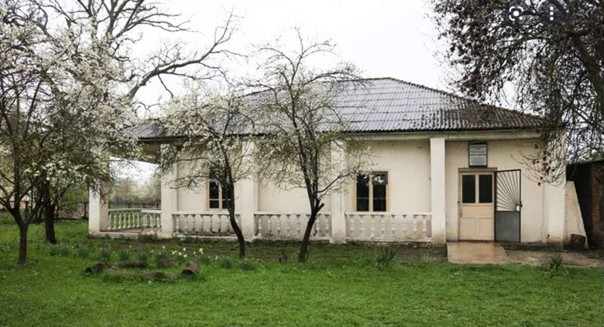 Muzey_druzhby_narodov_v_sele_Khornabudzhi