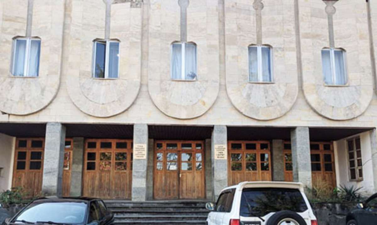 Музей изобразительных искусств в Вани - 01.jpg