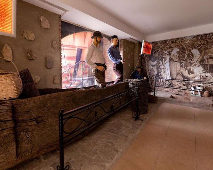 Музей квеври и грузинского вина в селе Напареули - 06.jpg