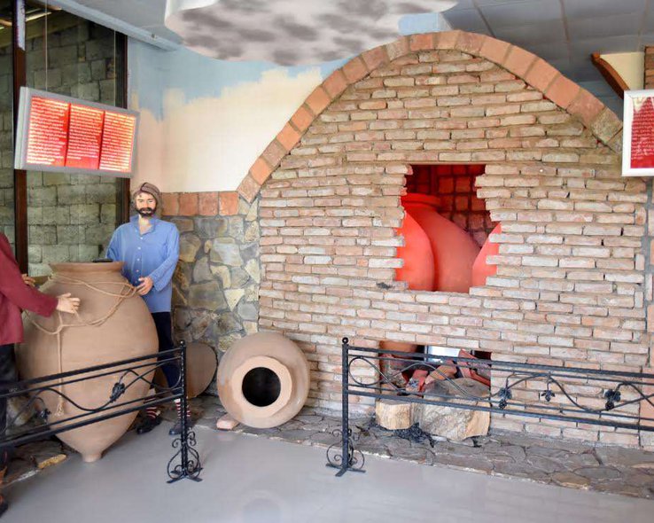 Музей квеври и грузинского вина в селе Напареули - 08.jpg