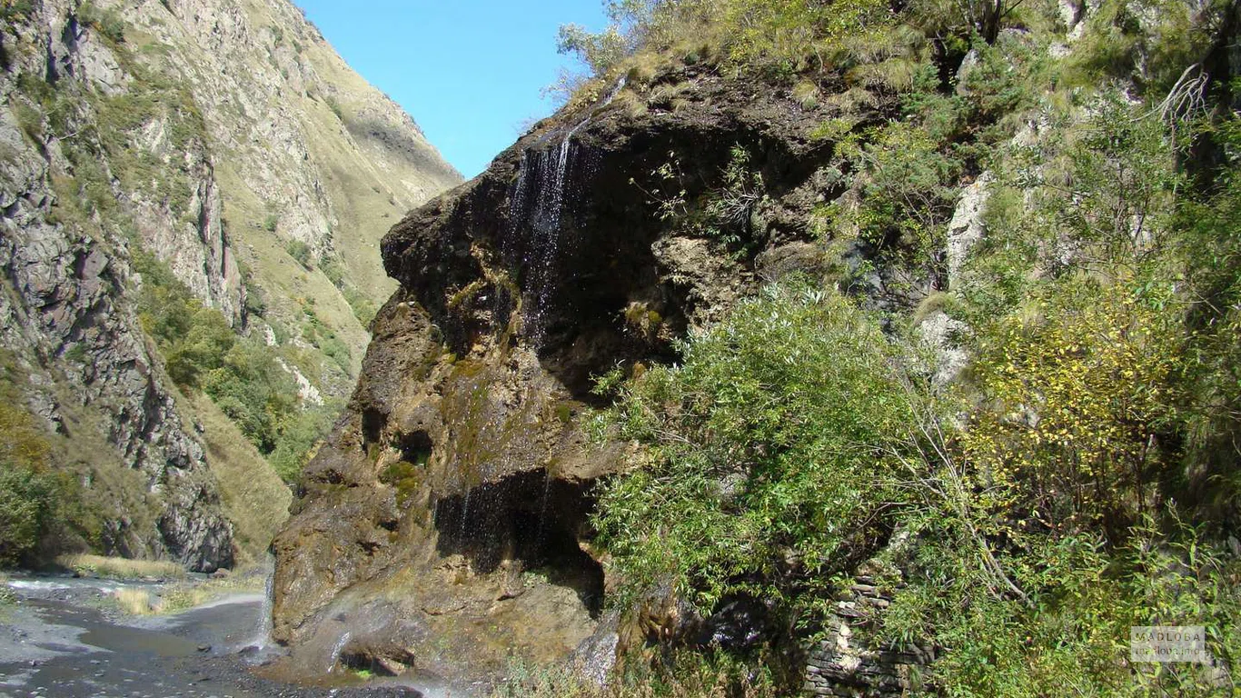 Маленький водопад в Национальном парке Пшав-Хевсурети