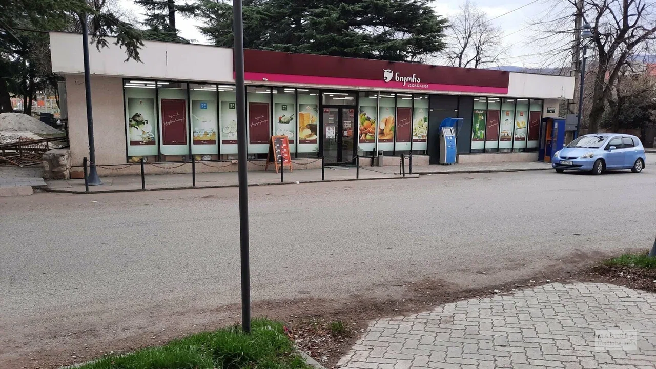 Продовольственный магазин Nikora 422 Nadikvar в Телави.
