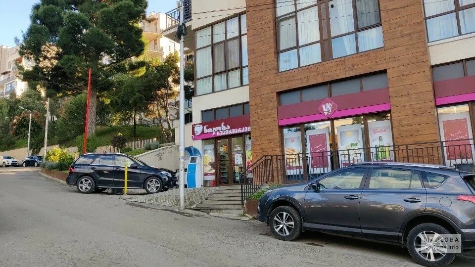 Продуктовый магазин Nikora на улице Шавишвили — место для ежедневных покупок в Тбилиси