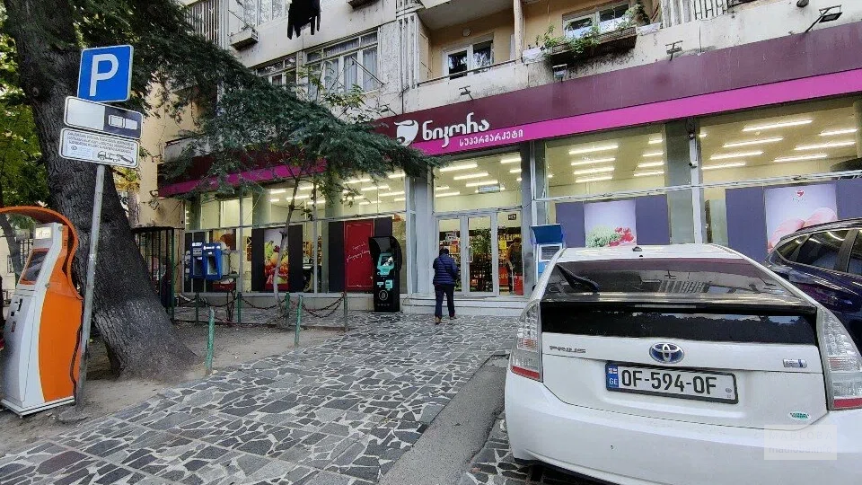 Nikora на проспекте Григола Робакидзе — супермаркет с готовой едой и продуктами на каждый день