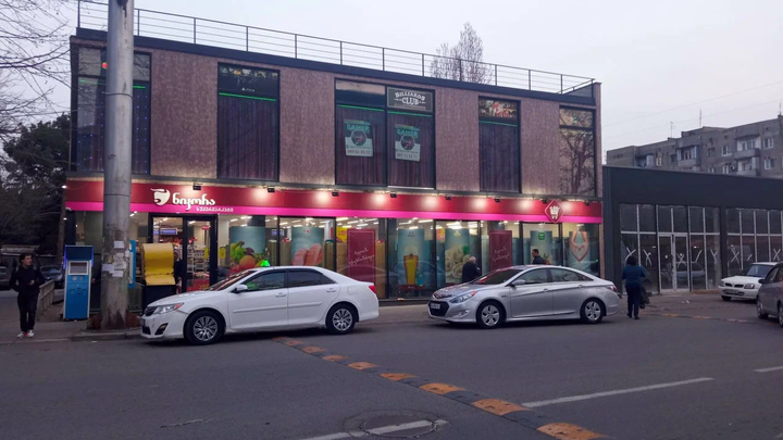 სუპერმარკეტი ნიკორა (ოცხელის ქ. 2)