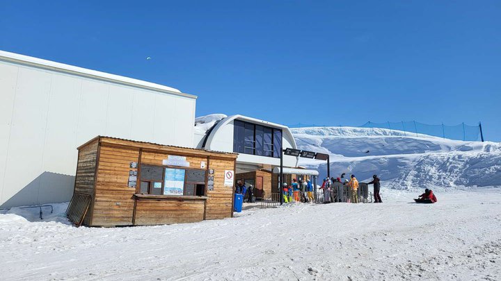 Lower station of the cable car "Shino"