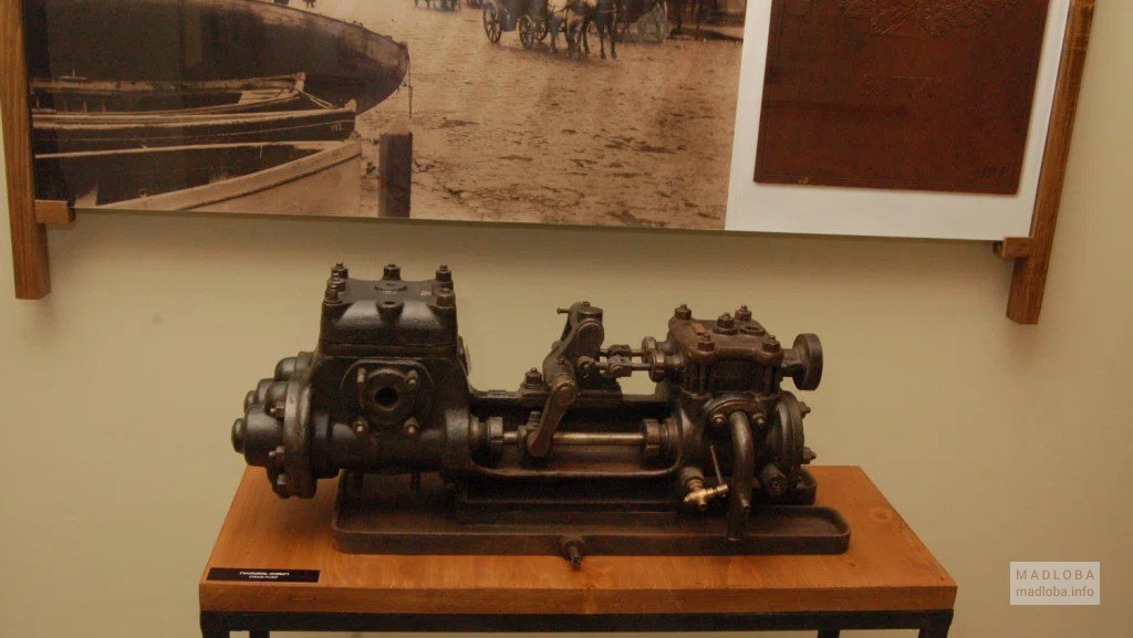 Исторический аппарат в музее братьев Нобель