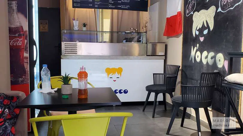 Столики в кафе N'occo Pasta