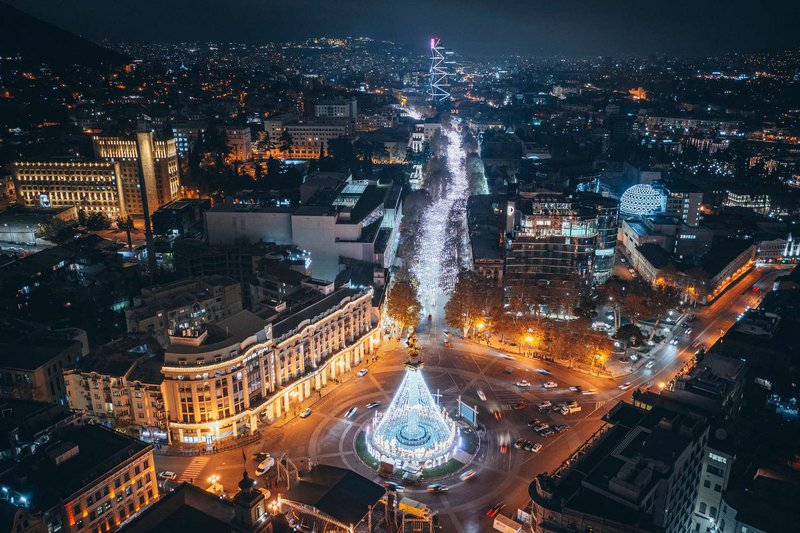 Новогодние украшения на улицах и площадях Тбилиси НГ 2024 - 1.jpeg
