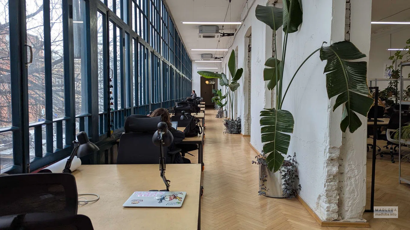 Пространство для совместной работы "OLD BOYS COWORKING"