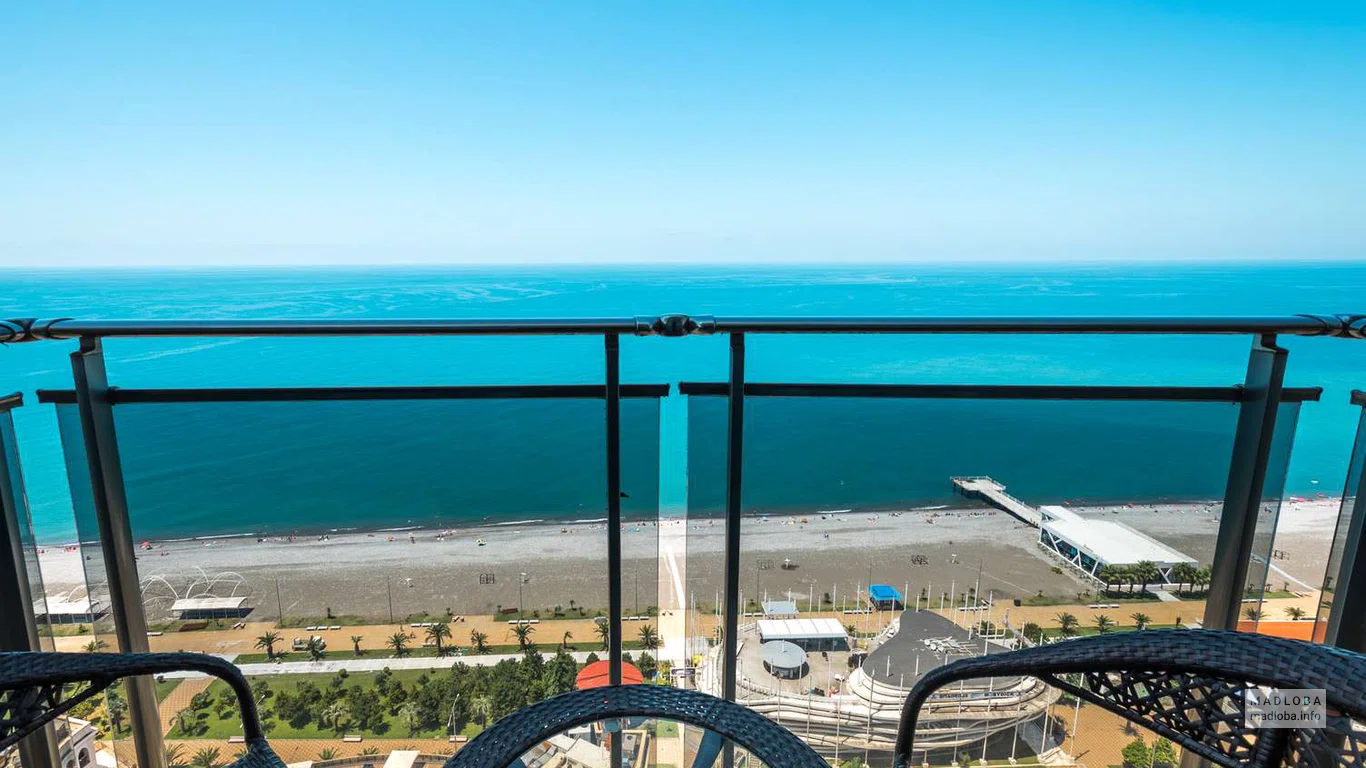 Вид с балкона в отеле ORBI Sea Tower
