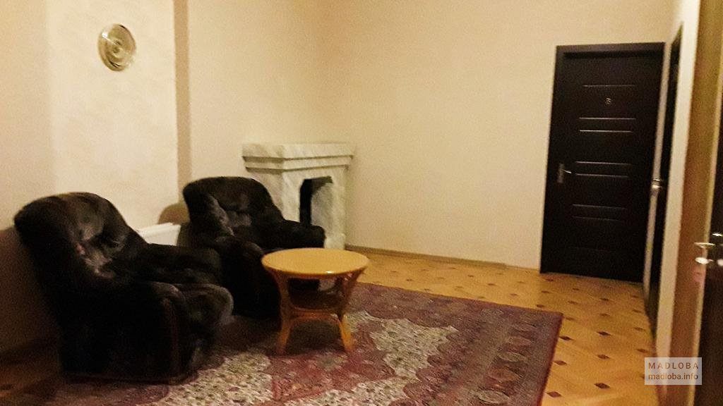 Зона отдыха в номере отеля Однажды в Тбилиси