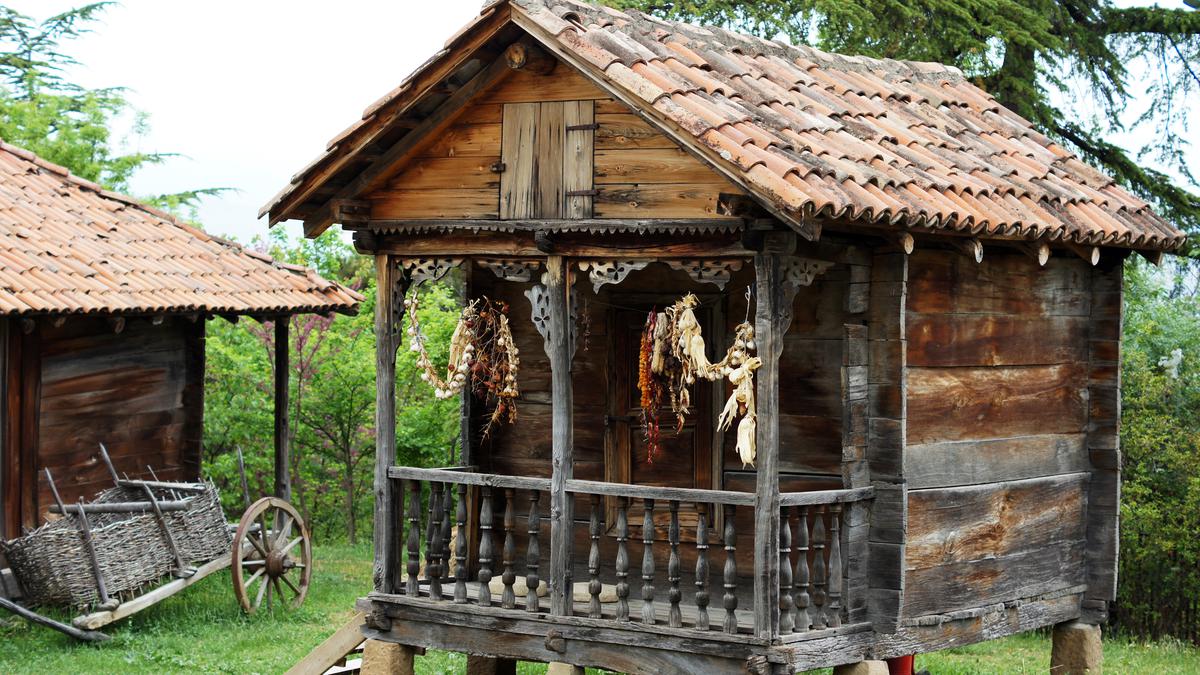 Деревянный домик в Грузии