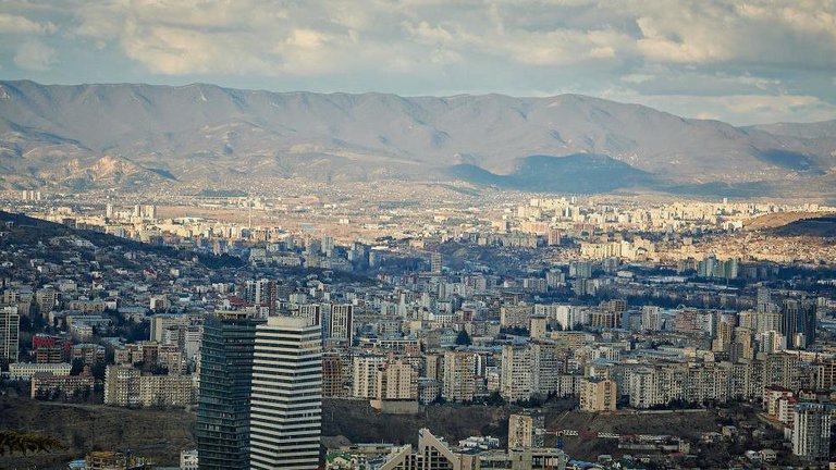 Traffic is suspended in the central district of Tbilisi. Threat of landslide