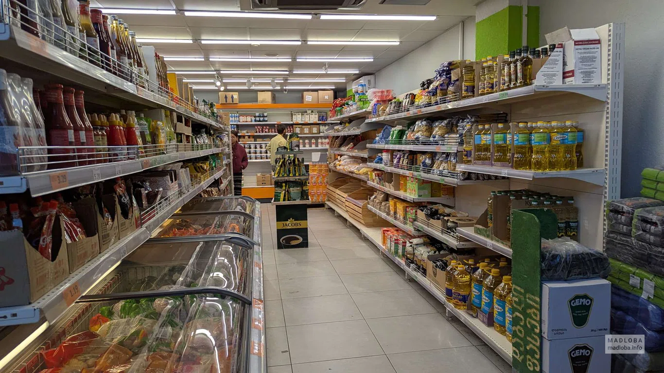 Товары в магазине "Ori Nabiji" на улице Чавчавадзе 32 Батуми