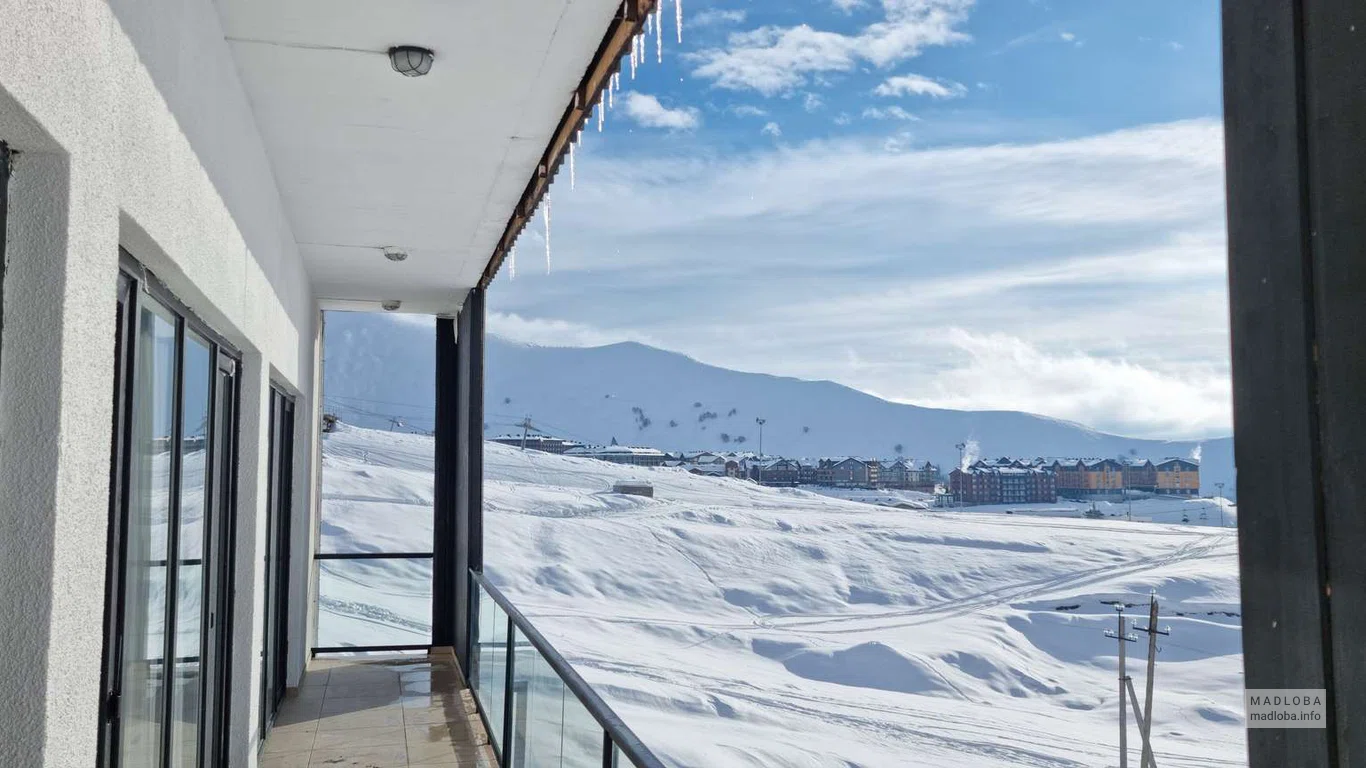 Вид с балкона отеля «New Gudauri View Hotel»