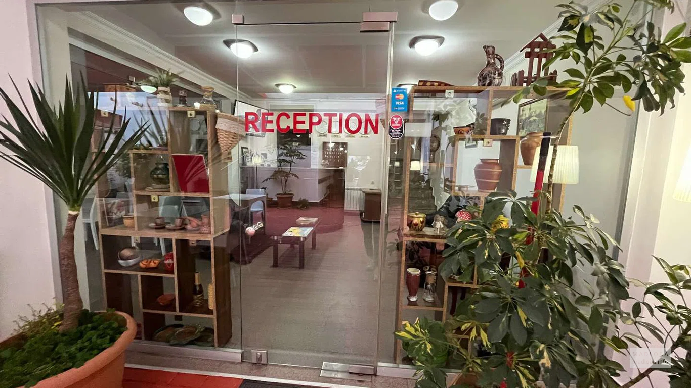 Ресепшн отеля "Ventura" в Батуми