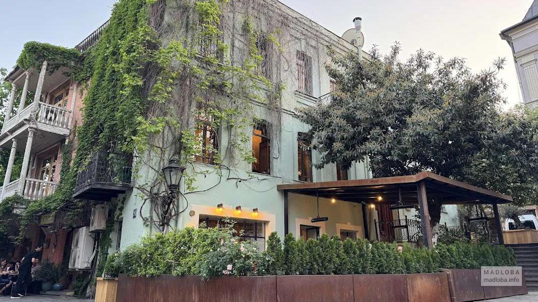 Ресторан OtsY в Тбилиси