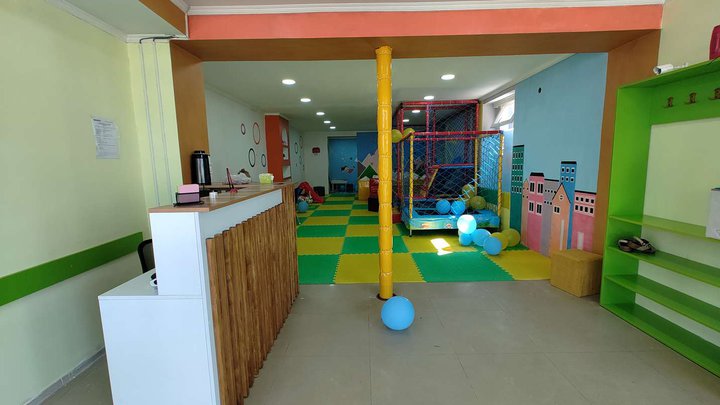 PLAY ROOM