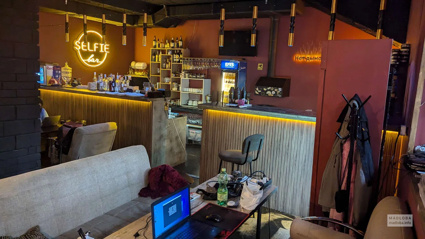 Барная стойка в AIR Lounge&bar