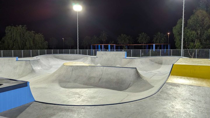 Скейт-парк в парке Лехи и Марии Качиньских