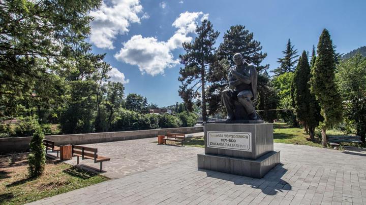 Monument to Zakharia Paliashvili