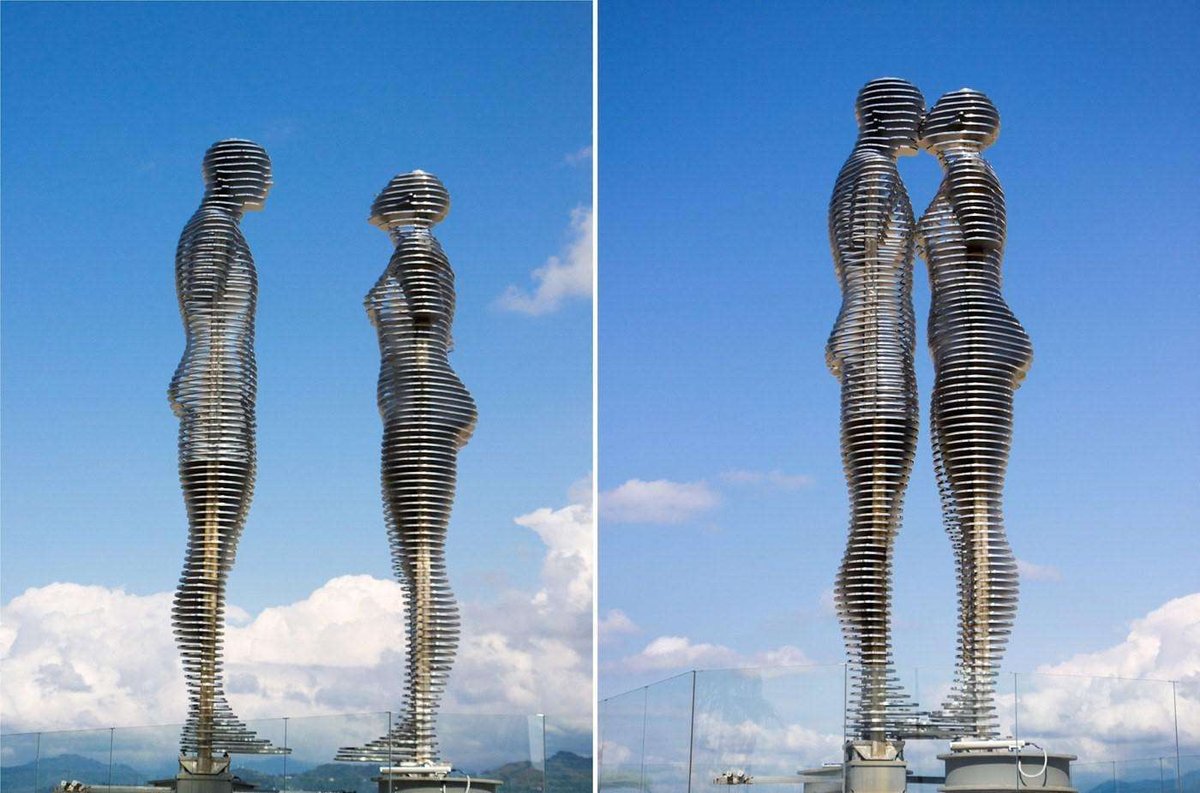 Али и Нино, Скульптура