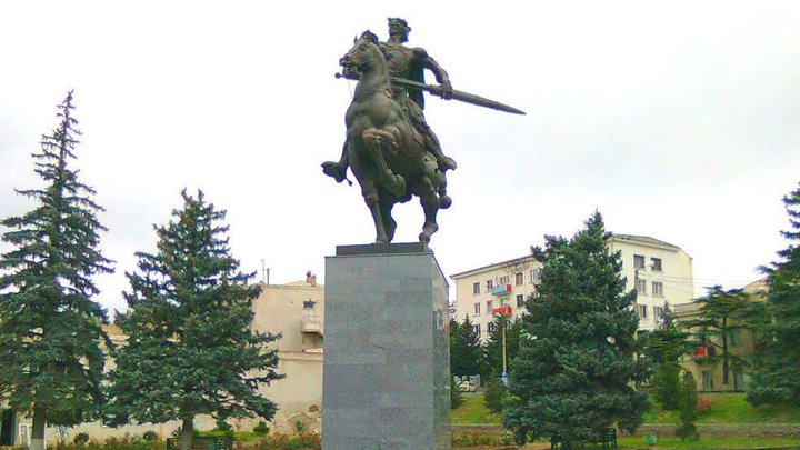 Monument to George Saakadze