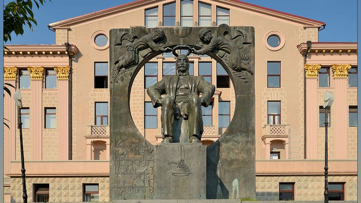 Monument Of Ilia Chavchavadze