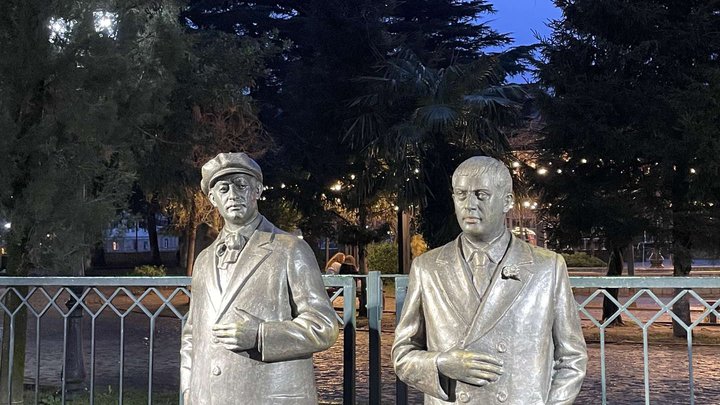 Памятник Паоло Иашвили и Тициану Табидзе