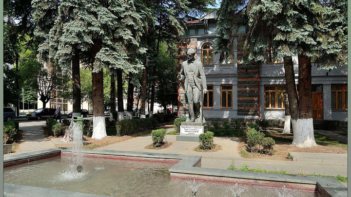 Monument to Pyotr Tchaikovsky