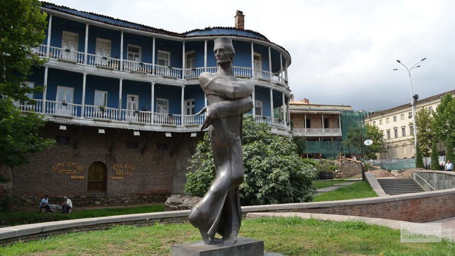 Грузия Statue of Shota Kavlashvili
