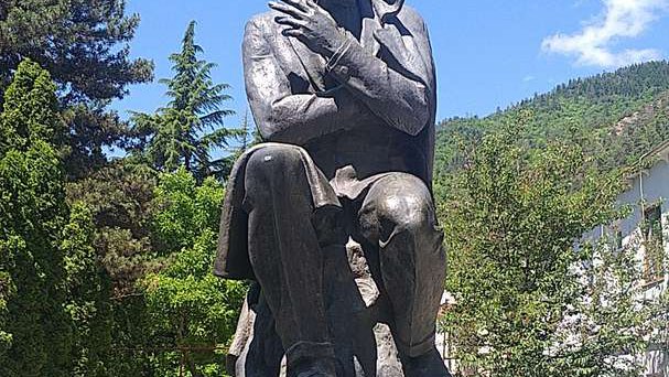 Monument to Zakharia Paliashvili