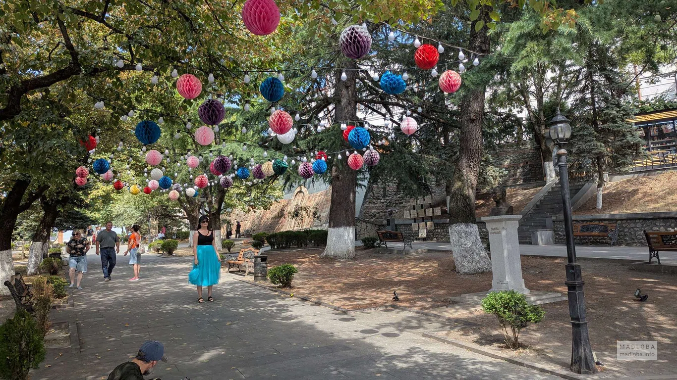 Городской парк "Парк 9 апреля" в Сигнахи