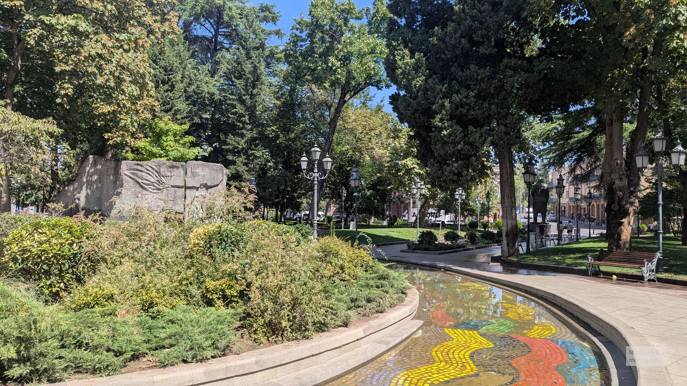 Парк Георгия Леонидзе в столице Грузии