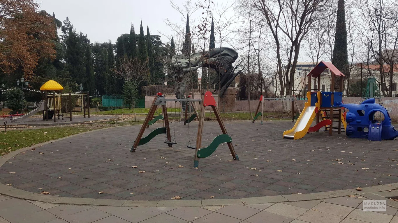 Детская площадка в Парке Георгия Леонидзе