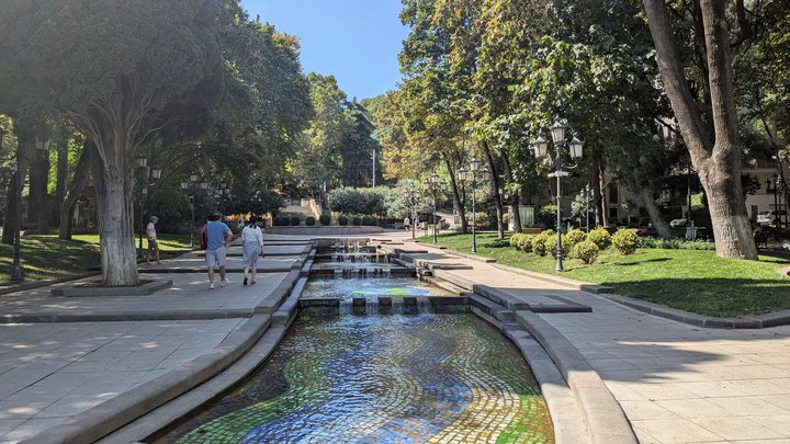 გიორგი ლეონიძის პარკი