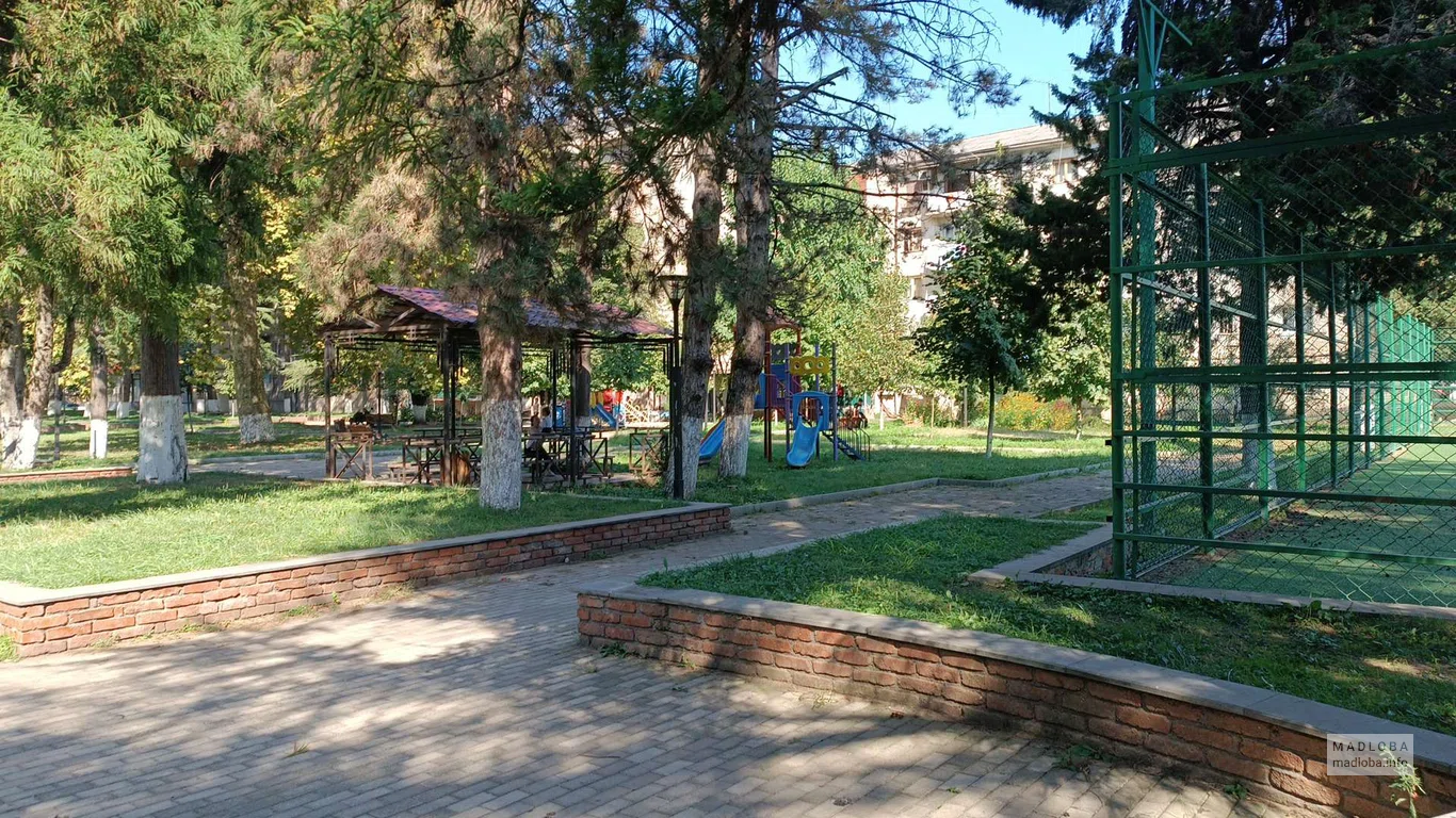 Детская площадка в Парке Ирине в Зестафони
