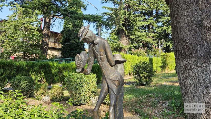 Миниатюрная скульптура в Парке Надиквари в Телави