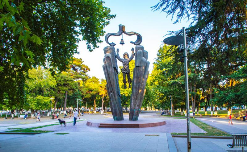 Парк деда Эна в Тбилиси