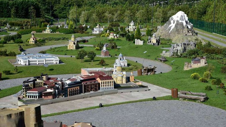 Парк миниатюр в Шекветили