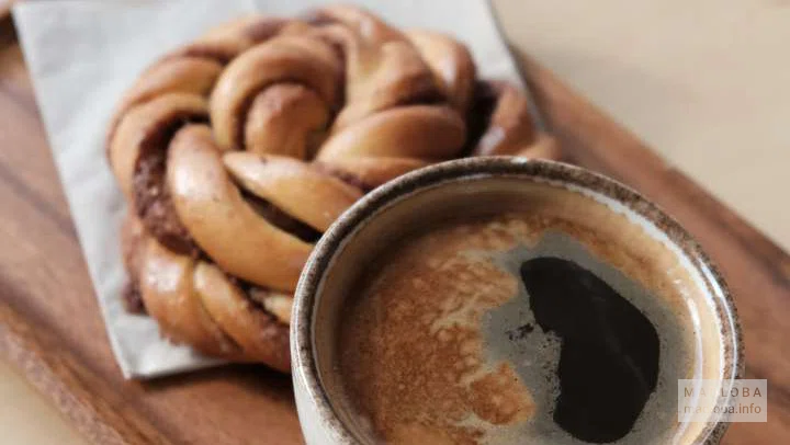 Ароматный кофе и Королевская ватрушка