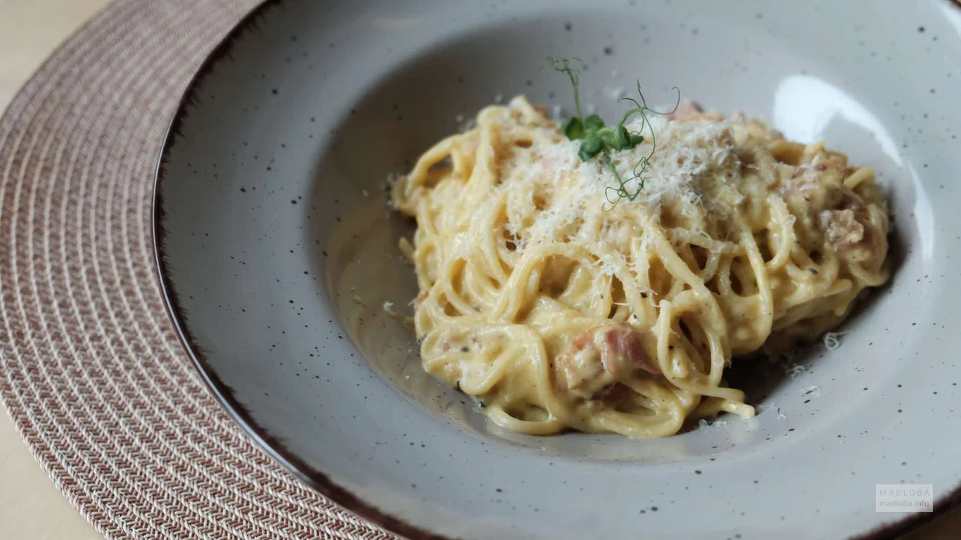 Паста Пенне с креветками и сливочно-лимонным соусом